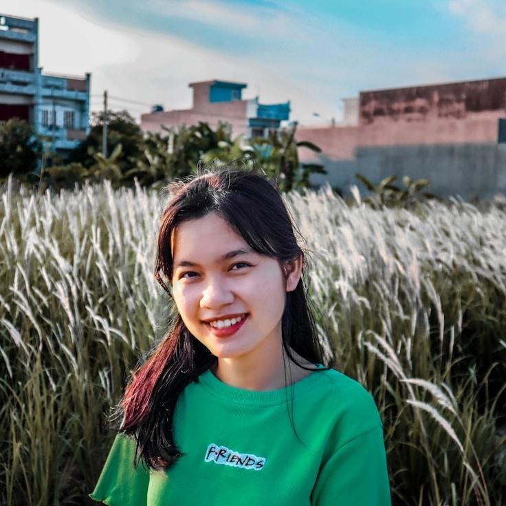 Portrait of Ananya meditation instructor